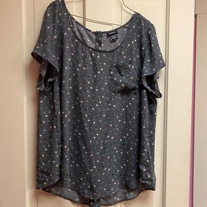 Cute torrid brand top